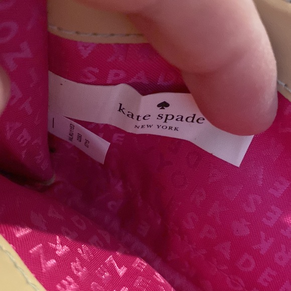 EUC Kate Spade Wellesley Neda Wallet - Picture 4 of 4